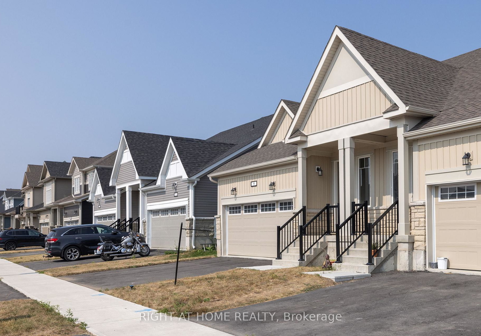 9-golf-links-drive-loyalist-ontario-x13106626