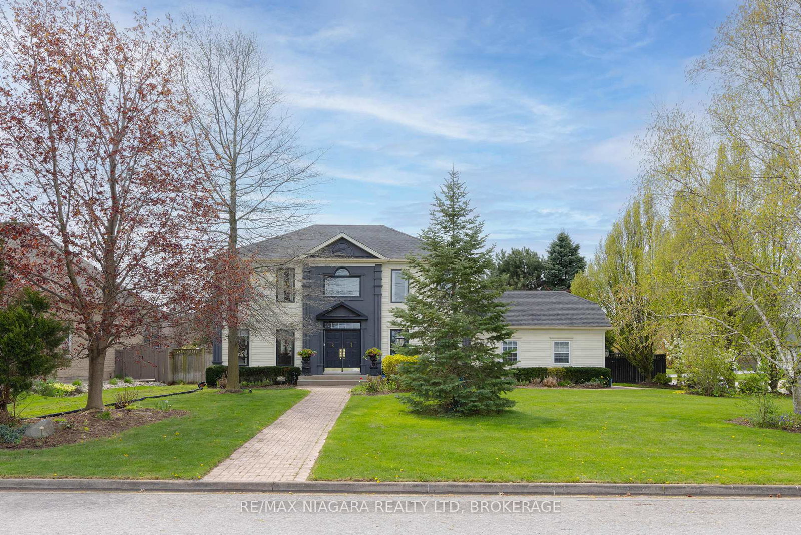 8056-cathedral-drive-niagara-falls-ontario-x13106656