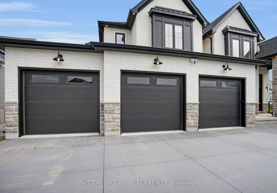 48-royal-crescent-southwold-ontario-x13106702