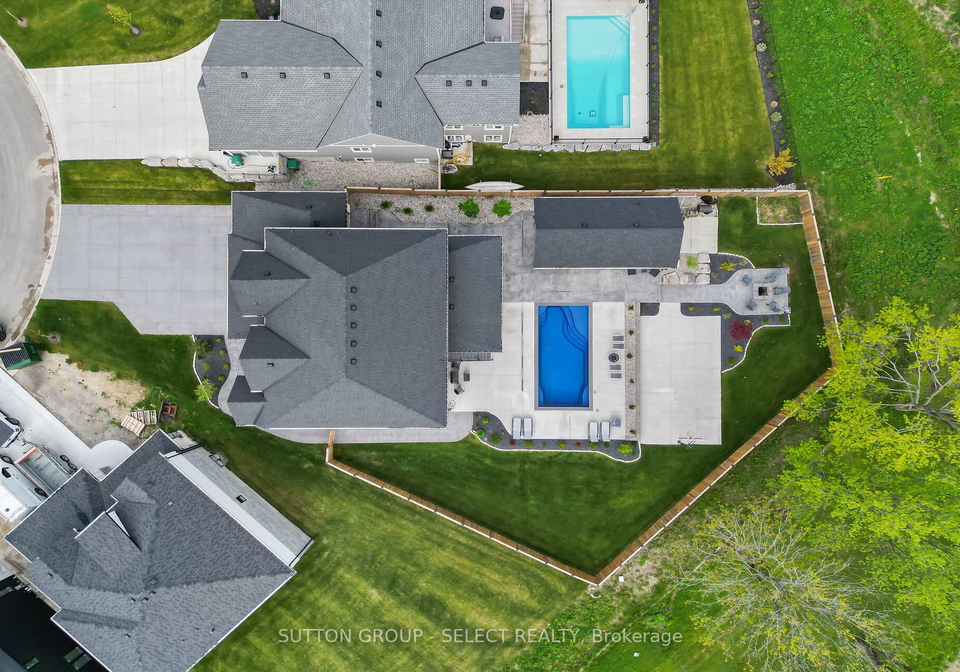 48-royal-crescent-southwold-ontario-x13106702