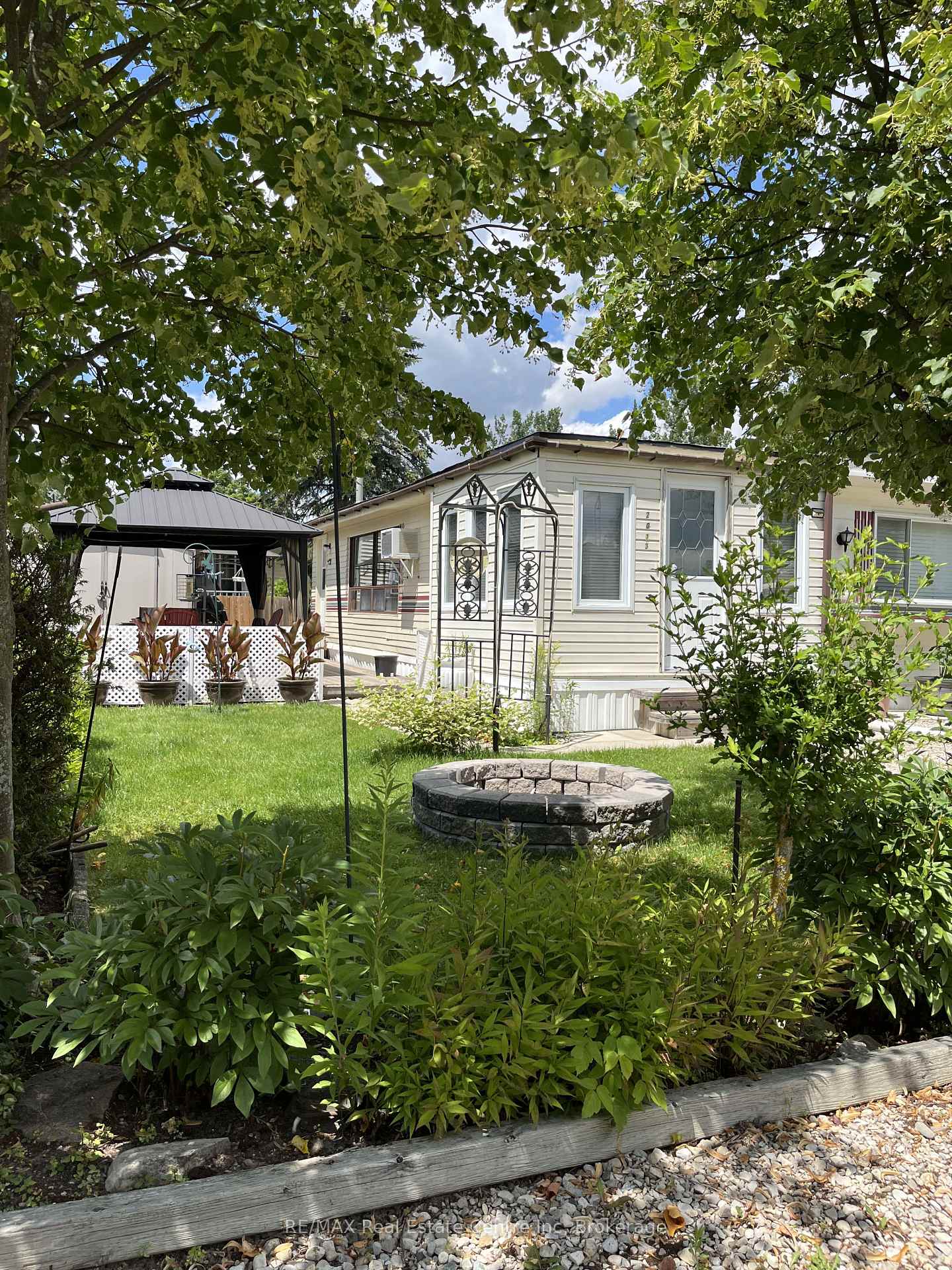 2073-friendly-boulevard-centre-wellington-ontario-x13107256