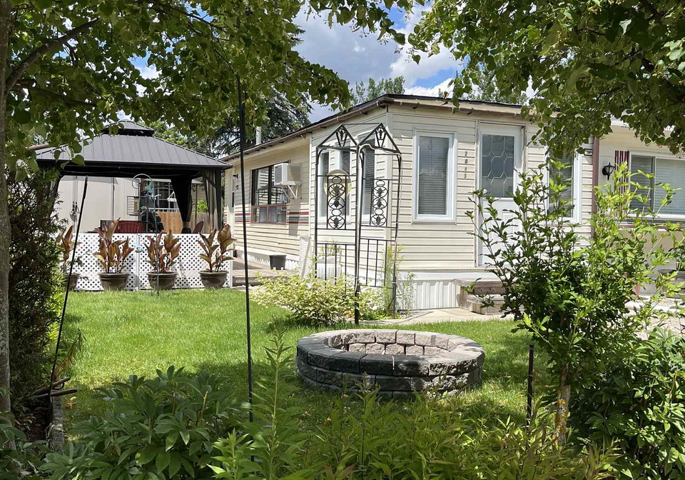 2073-friendly-boulevard-centre-wellington-ontario-x13107256