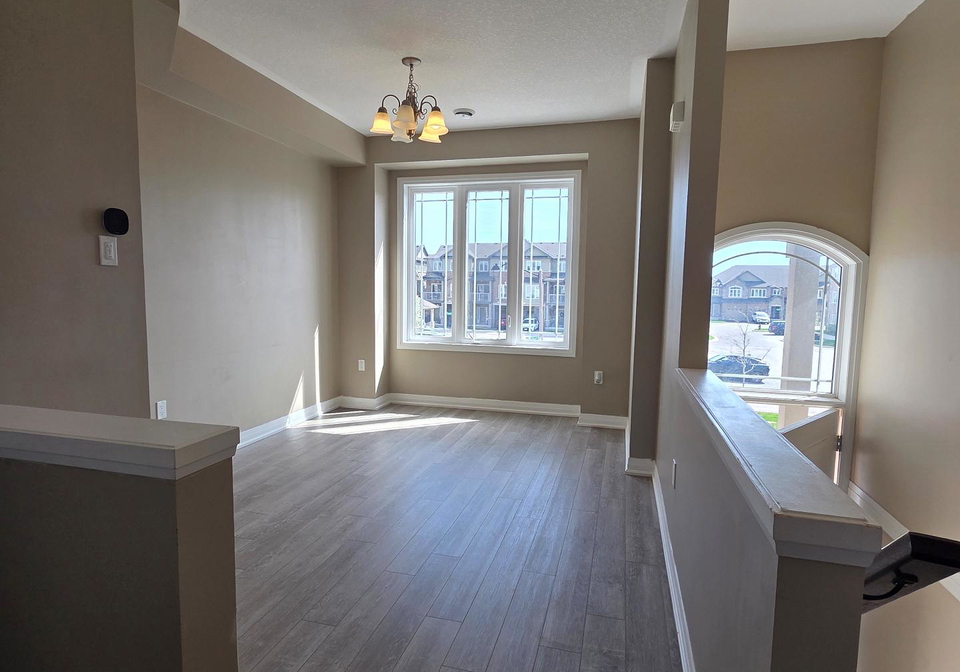 100-laguna-village-crescent-hamilton-ontario-x13107404