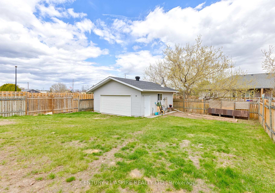 2a-selkirk-street-petawawa-ontario-x13107680