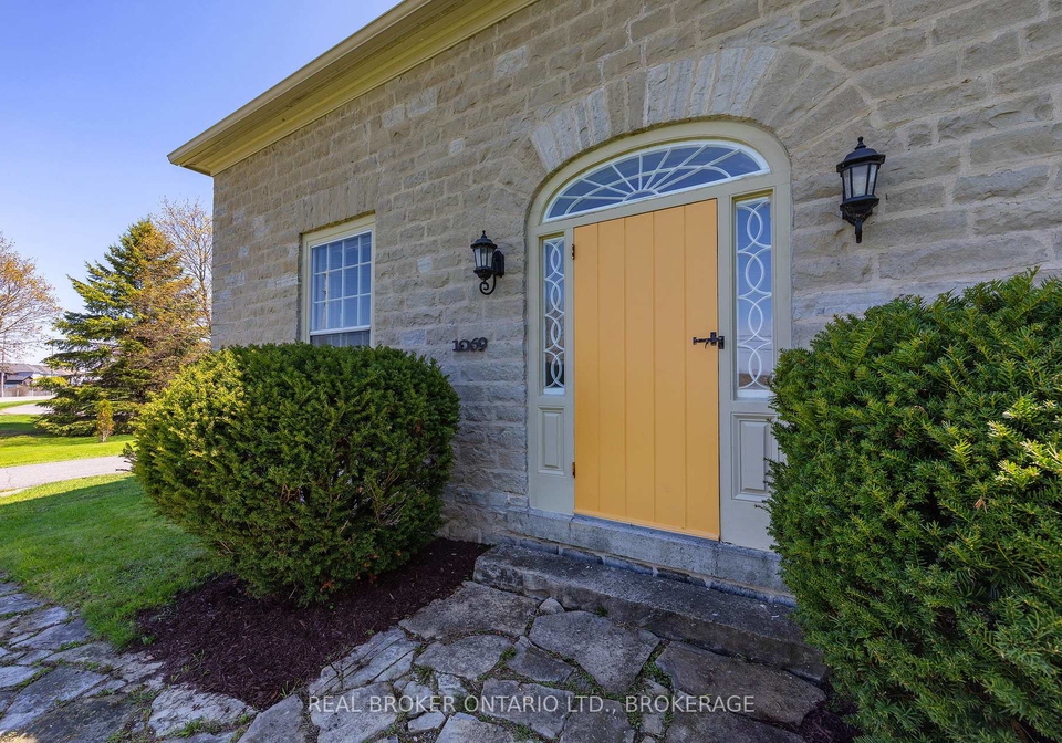1069-highway-15-kingston-ontario-x13108766