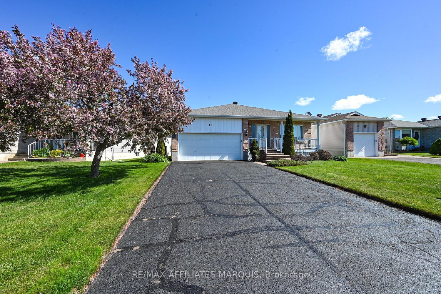 11-decaria-boulevard-perth-ontario-x13108888