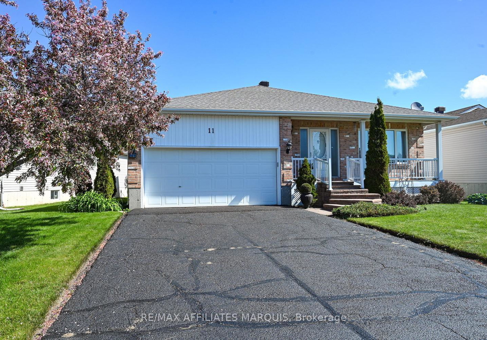 11-decaria-boulevard-perth-ontario-x13108888