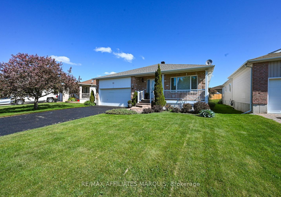 11-decaria-boulevard-perth-ontario-x13108888