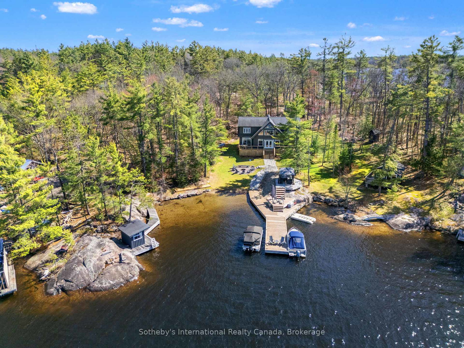 2542-go-home-lake-shore-georgian-bay-ontario-x13109370