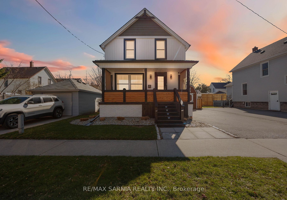 142-mackenzie-street-s-sarnia-ontario-x13109412