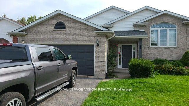 8001-woodsview-crescent-niagara-falls-ontario-x13109614