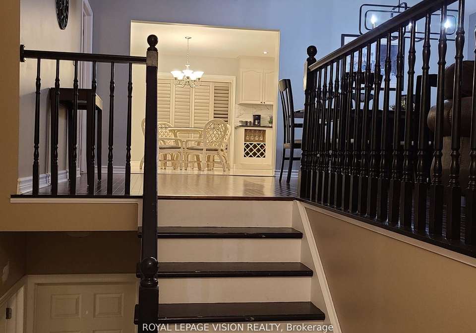 8001-woodsview-crescent-niagara-falls-ontario-x13109614