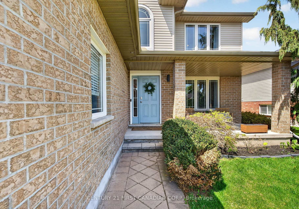 285-thorne-drive-strathroy-caradoc-ontario-x13109734