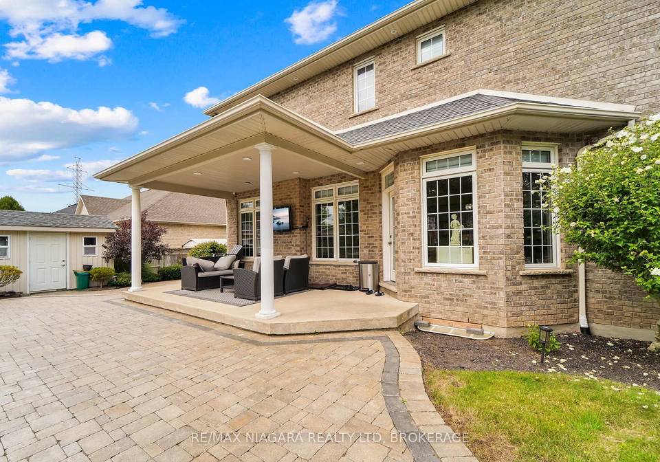 8018-cathedral-drive-niagara-falls-ontario-x13109754