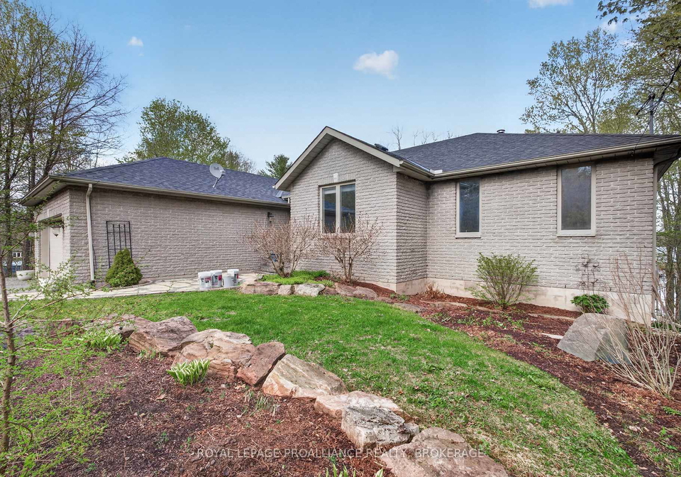 4194c-hiawatha-lane-frontenac-ontario-x13109834