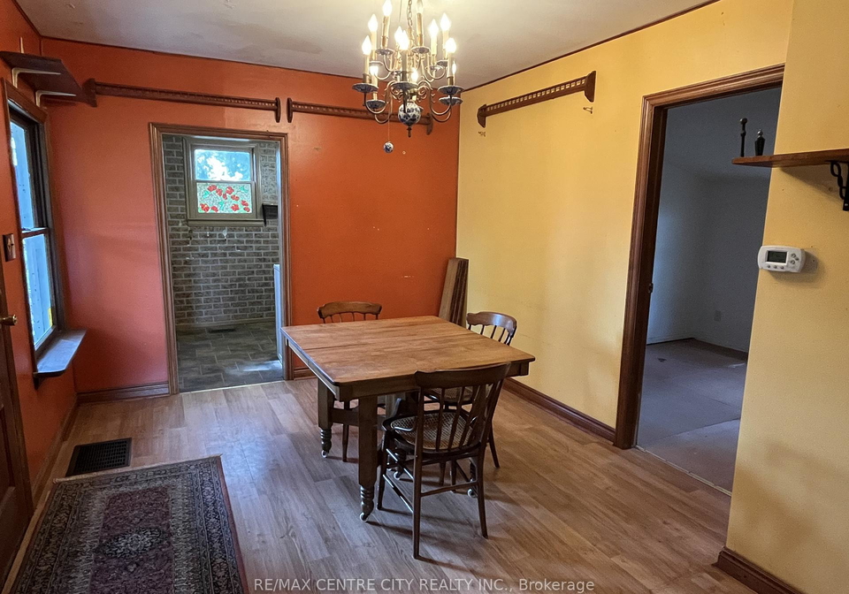 121-barker-street-london-east-ontario-x13110034