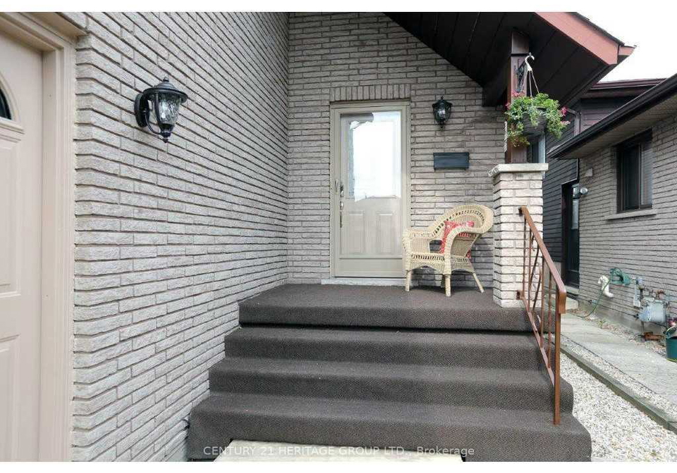 42-millpond-place-hamilton-ontario-x13110090