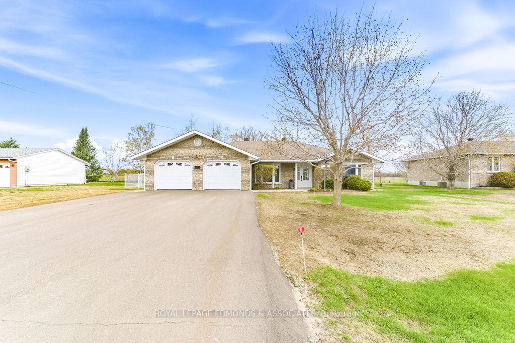47-cameron-street-whitewater-region-ontario-x13110212
