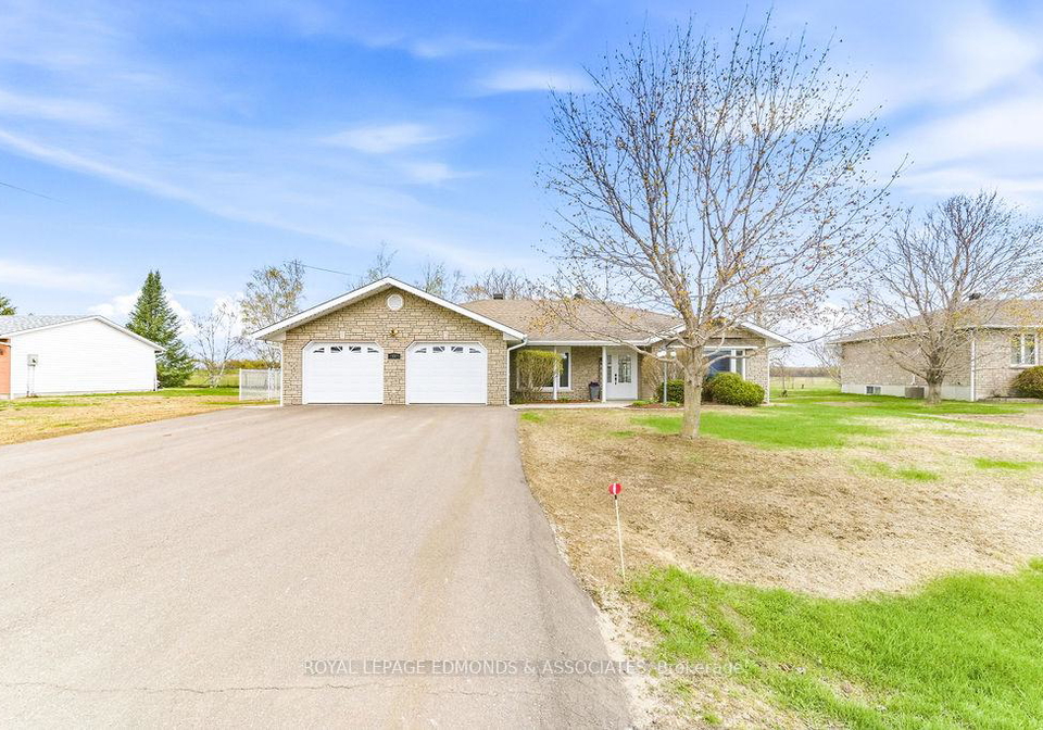 47-cameron-street-whitewater-region-ontario-x13110212