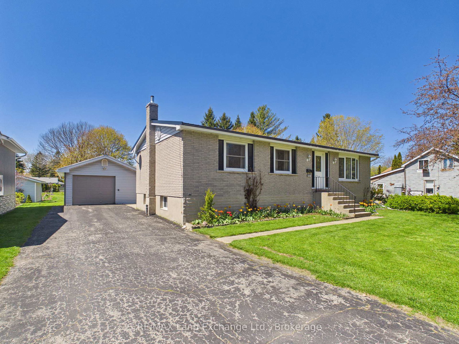 400-adelaide-street-kincardine-ontario-x13110234