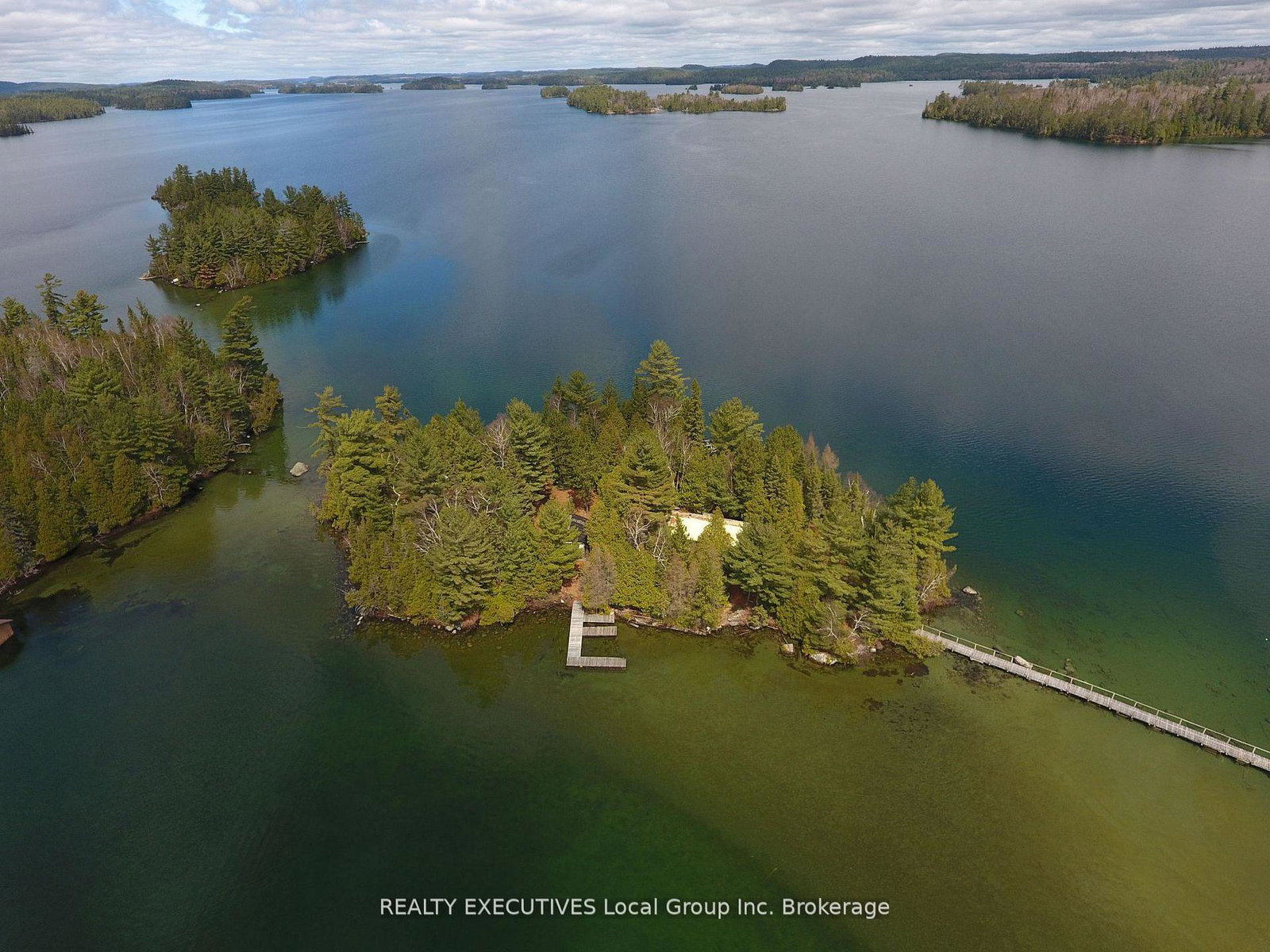 2-island-939-temagami-ontario-x13110454