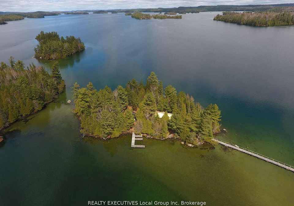 2-island-939-temagami-ontario-x13110454