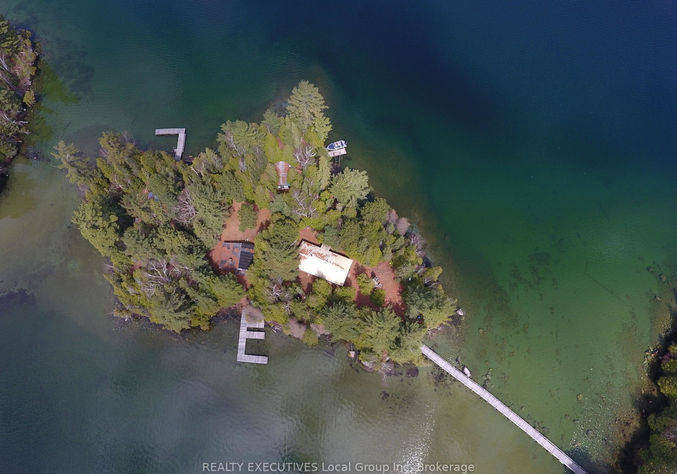 2-island-939-temagami-ontario-x13110454