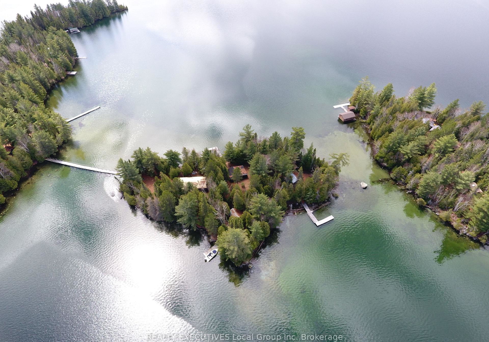 2-island-939-temagami-ontario-x13110454