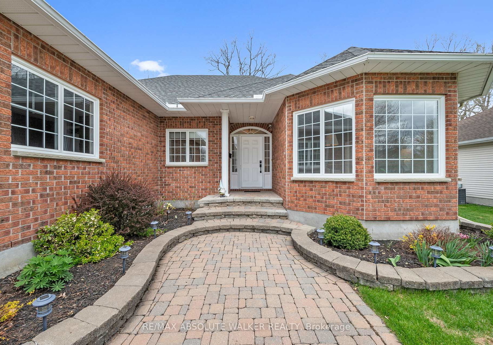 20-mary-hill-crescent-ottawa-ontario-x13111028