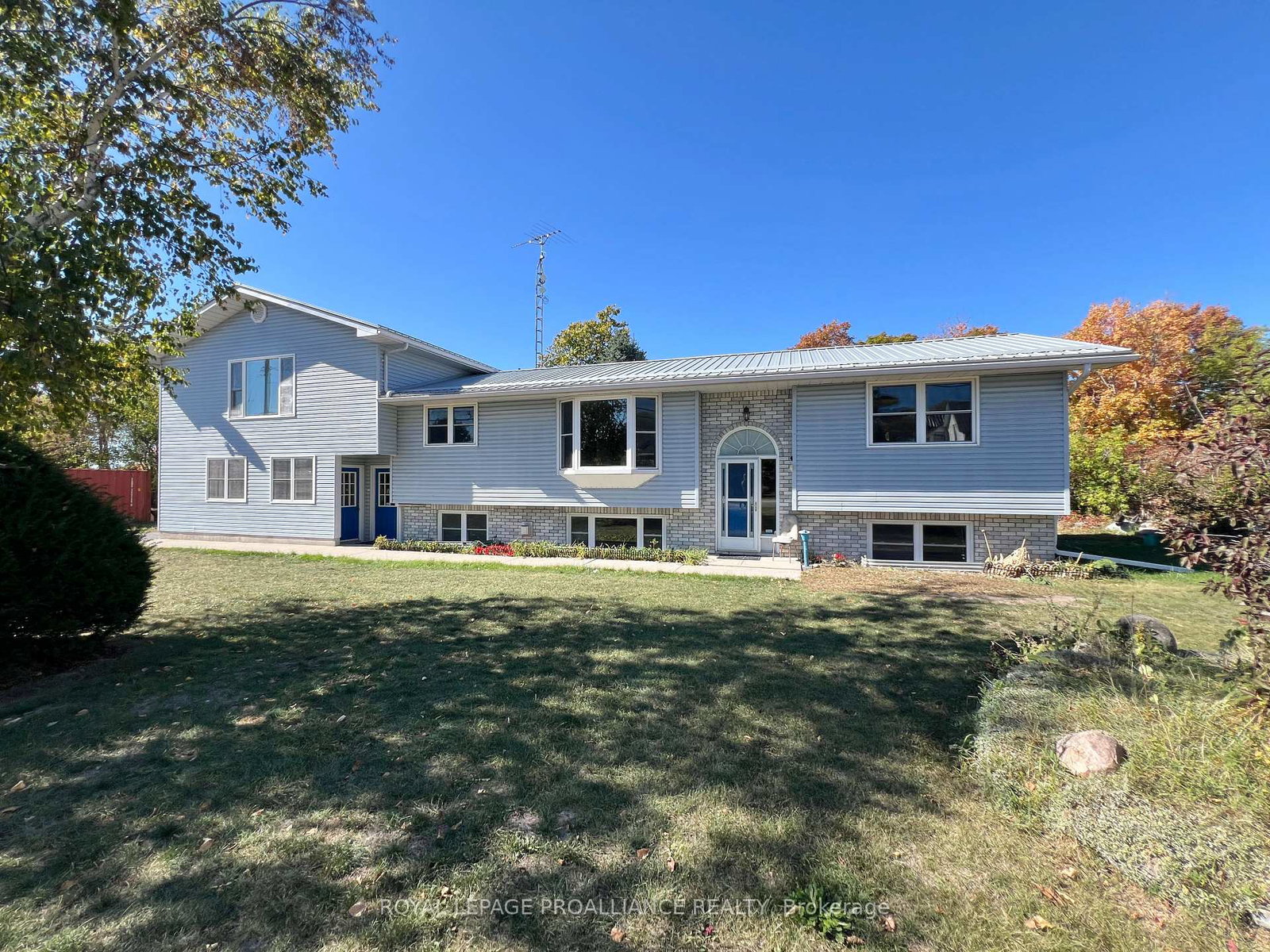 444-county-road-19-prince-edward-county-ontario-x13111070