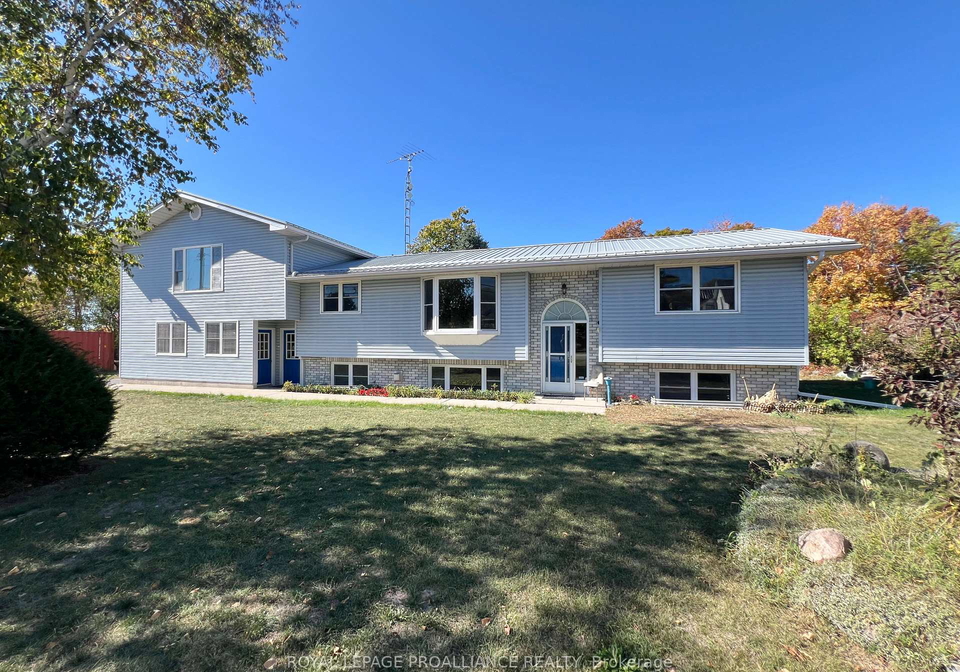 444-county-road-19-prince-edward-county-ontario-x13111070