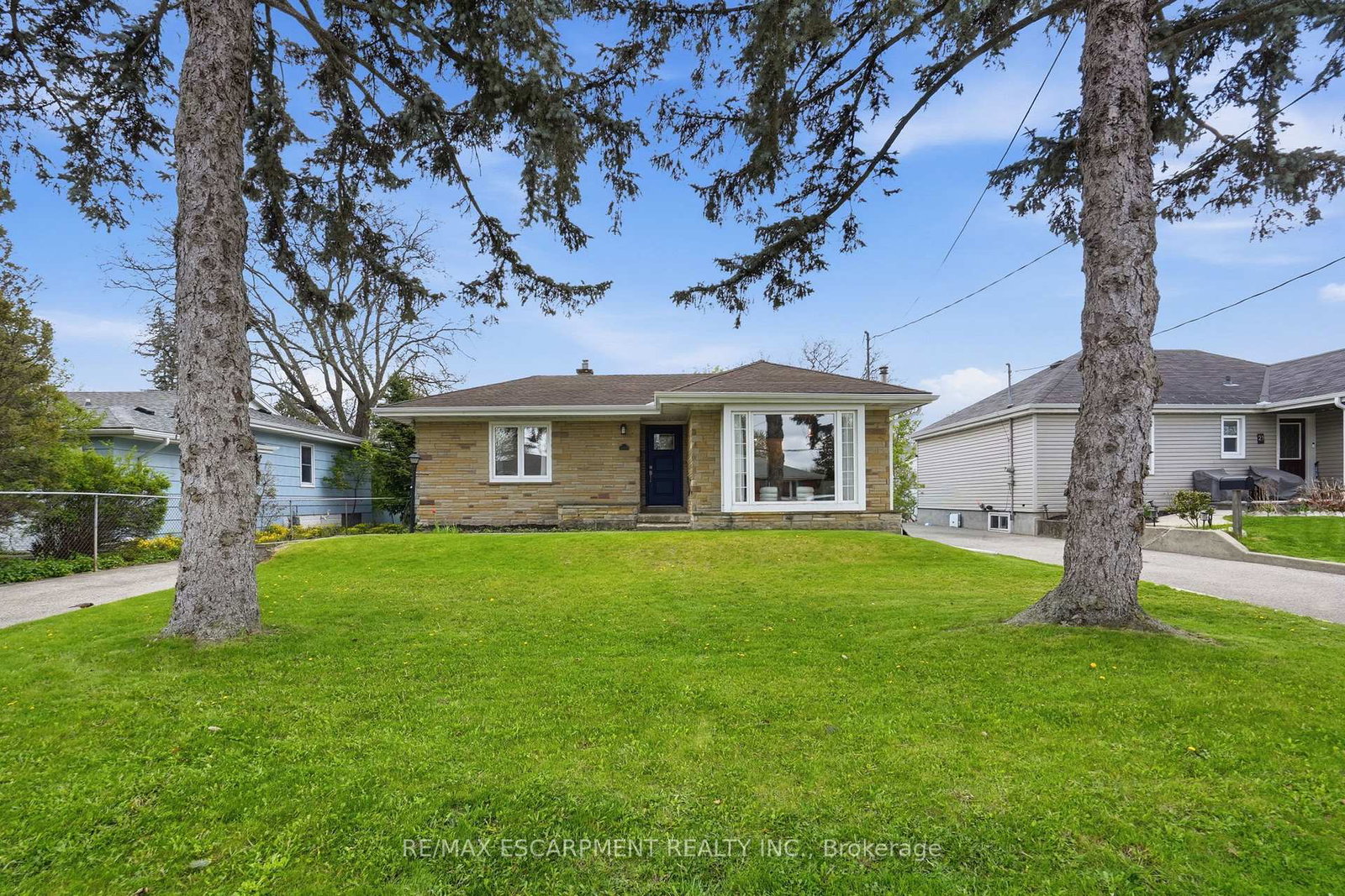 23-mcmaster-avenue-s-hamilton-ontario-x13111428