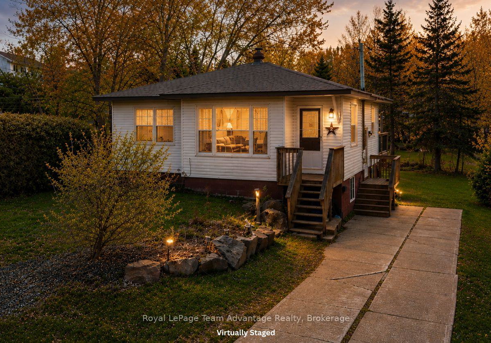 2-meadow-street-parry-sound-ontario-x13112010