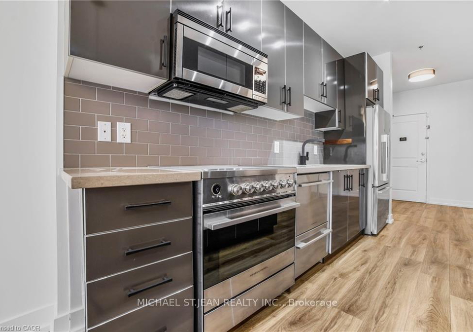 90-charlton-avenue-w-hamilton-ontario-x13112484