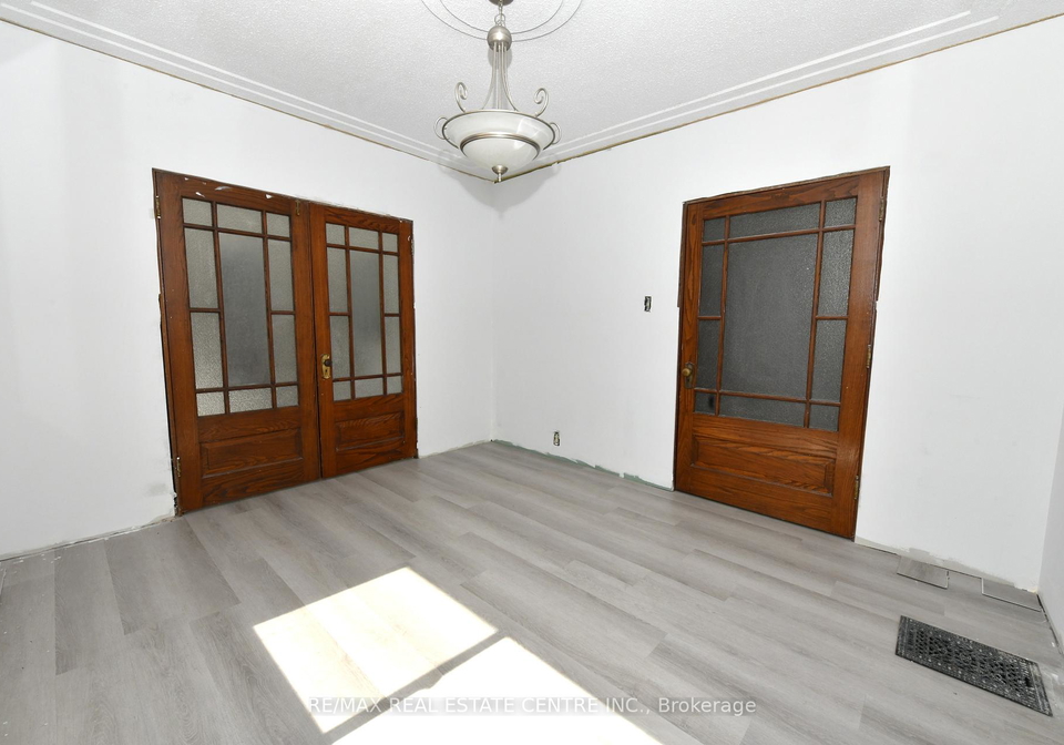 540-wellington-avenue-s-north-perth-ontario-x13113220