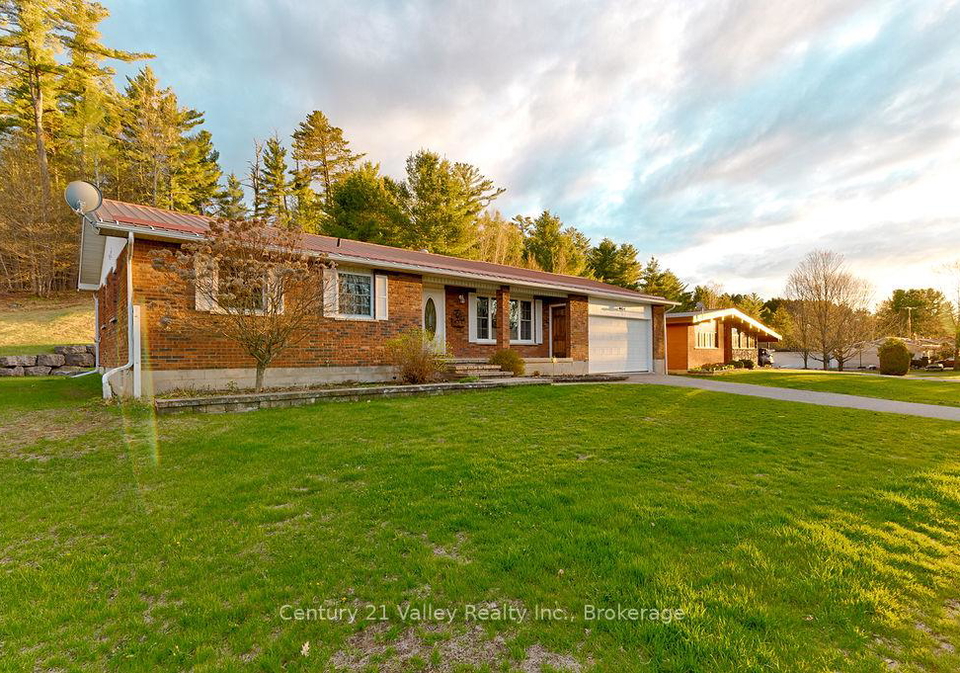 107-augsburg-road-bonnechere-valley-ontario-x13113324