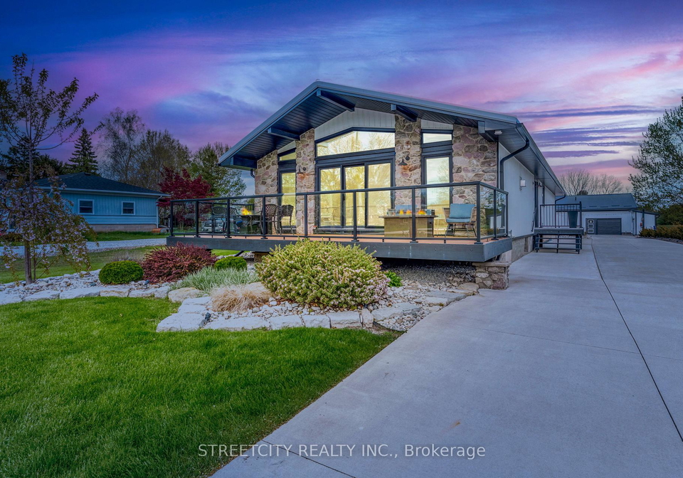 747-broadway-street-plympton-wyoming-ontario-x13113342