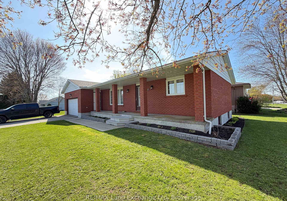 15-mitchell-street-south-bruce-ontario-x13113420
