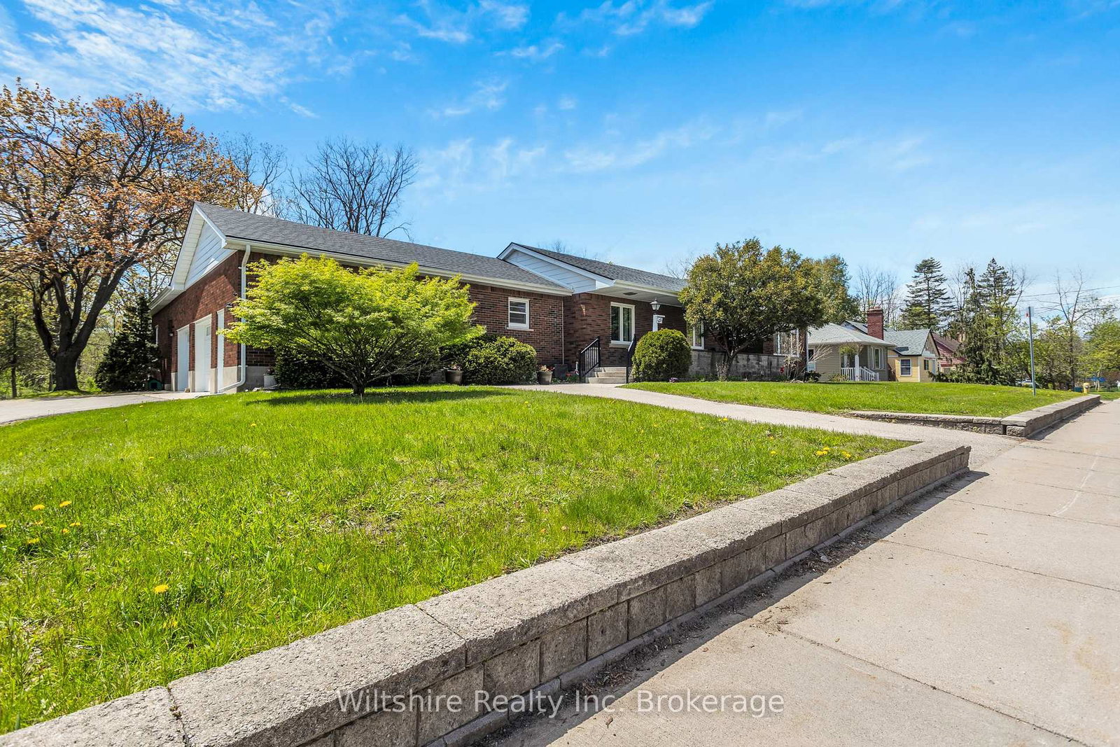 427-broadway-street-tillsonburg-ontario-x13113750