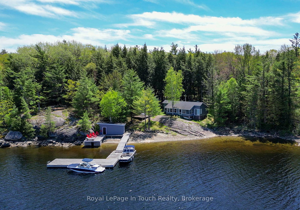 15052-georgian-bay-shore-georgian-bay-ontario-x13113924