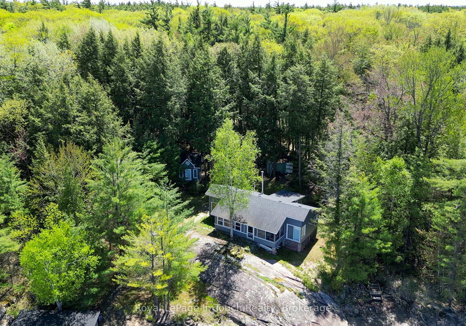 15052-georgian-bay-shore-georgian-bay-ontario-x13113924