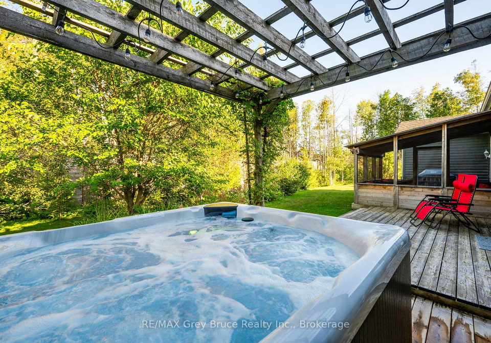 10-williamson-place-south-bruce-peninsula-ontario-x13114102
