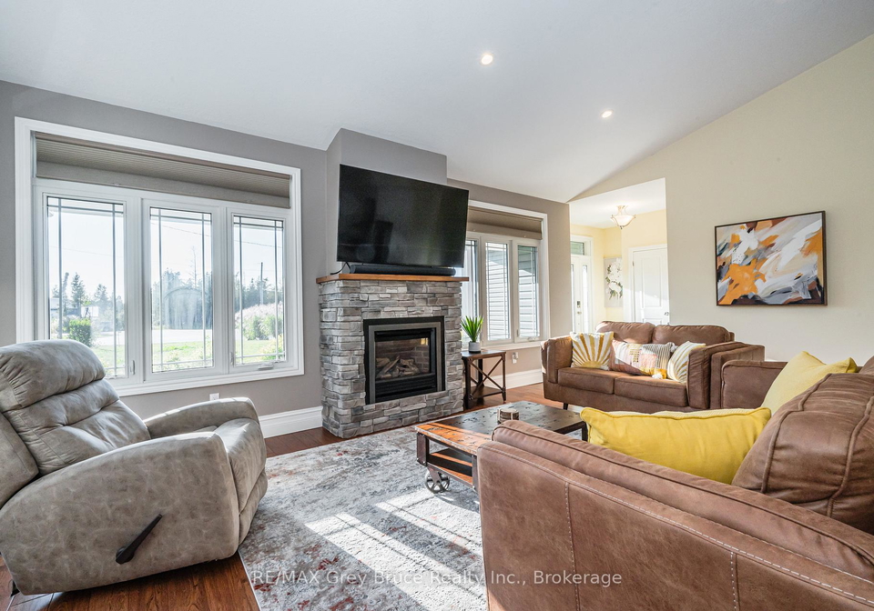 10-williamson-place-south-bruce-peninsula-ontario-x13114102