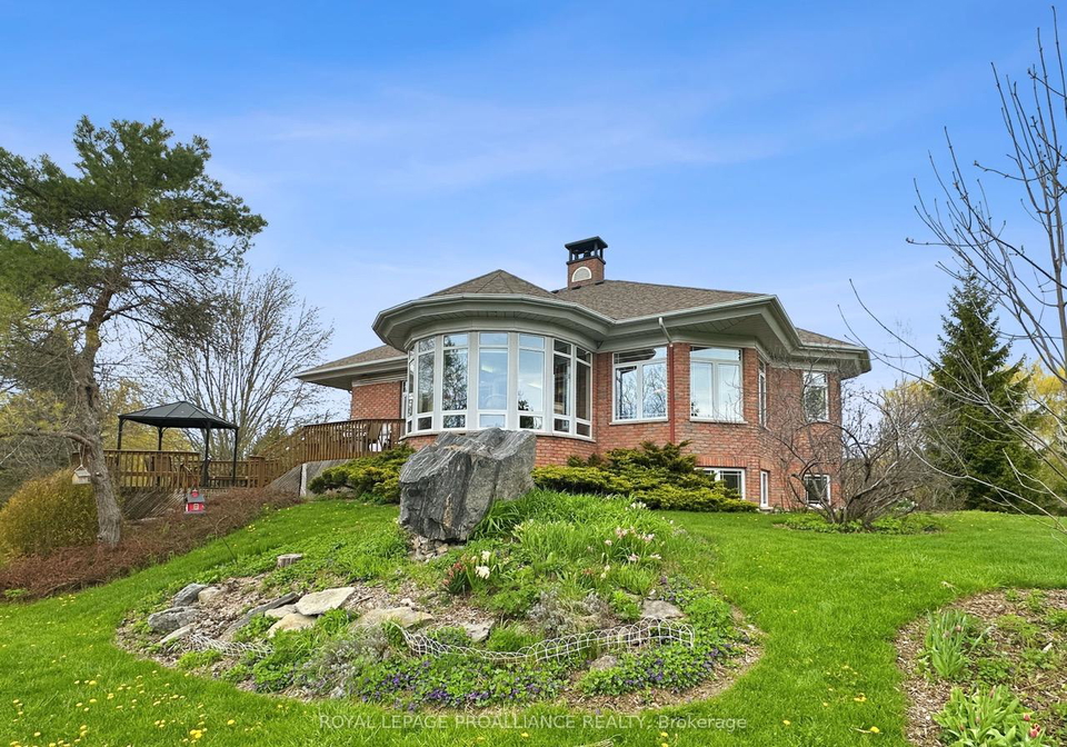 1049-county-road-prince-edward-county-ontario-x13115242