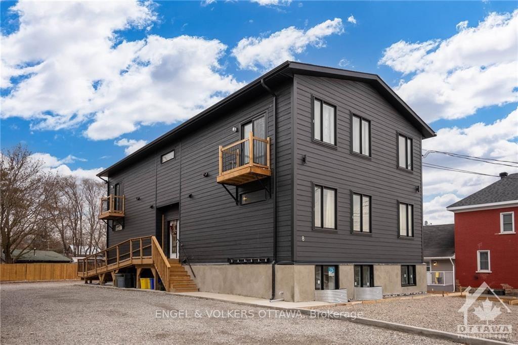 8-philip-street-smiths-falls-ontario-x13115848