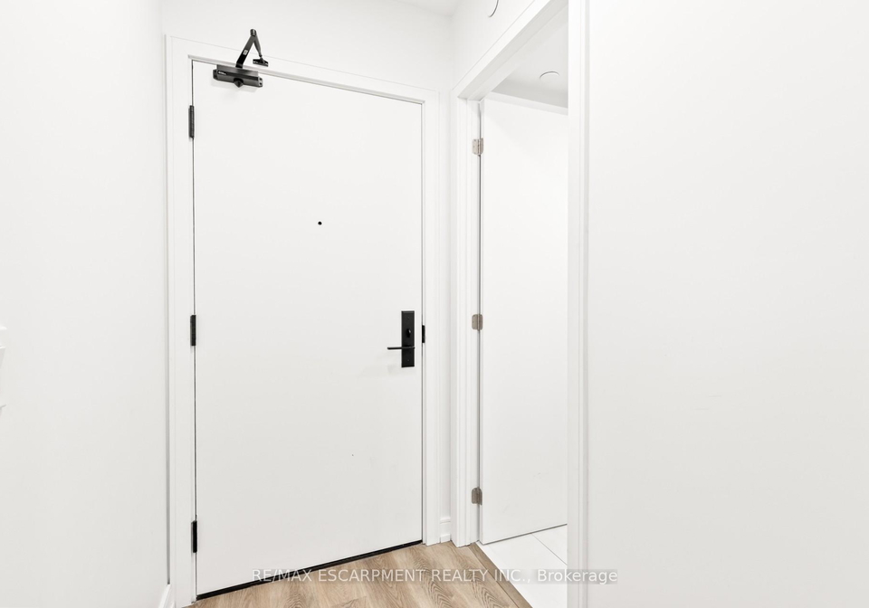 1-jarvis-street-hamilton-ontario-x13116396