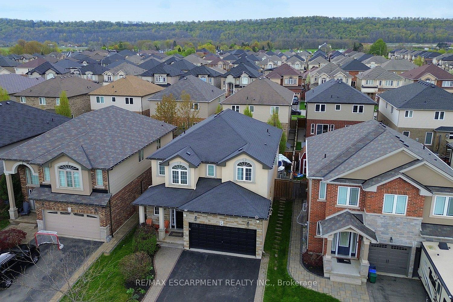 74-lampman-drive-grimsby-ontario-x13117044