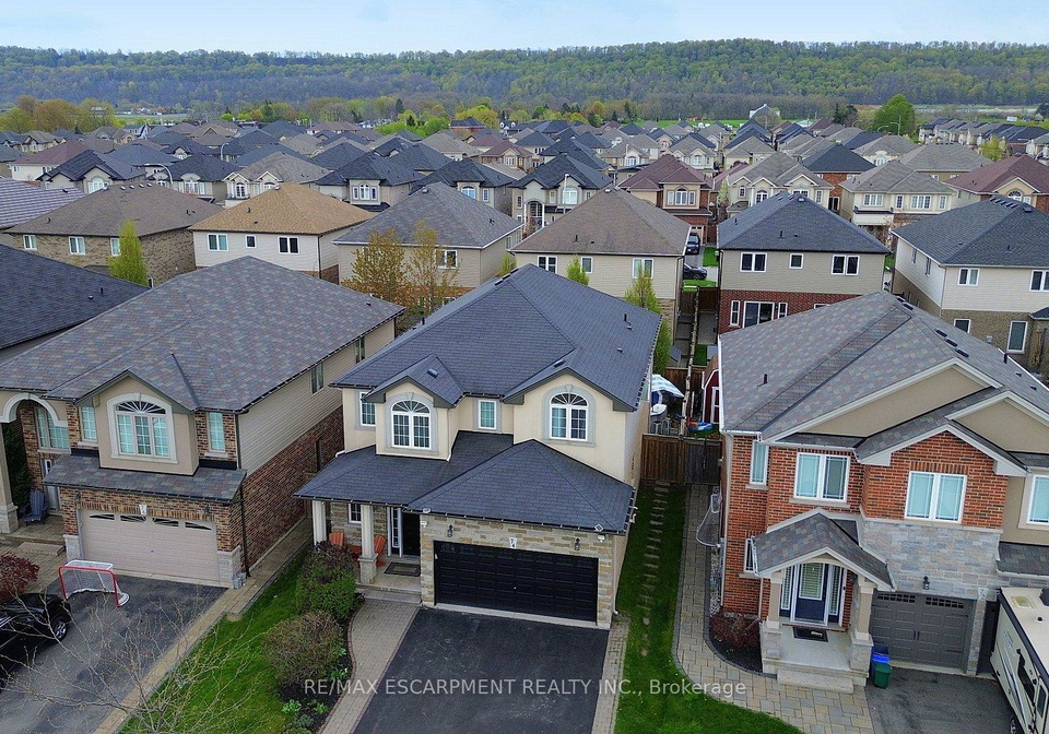 74-lampman-drive-grimsby-ontario-x13117044