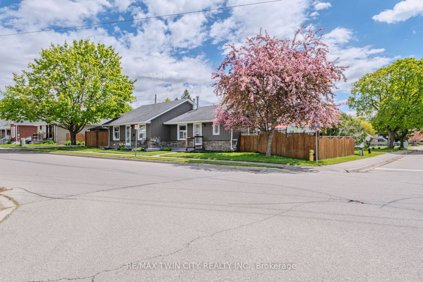36-crandell-avenue-brantford-ontario-x13117182