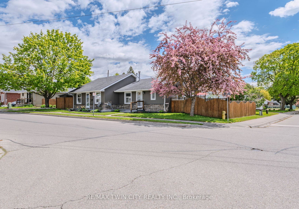 36-crandell-avenue-brantford-ontario-x13117182